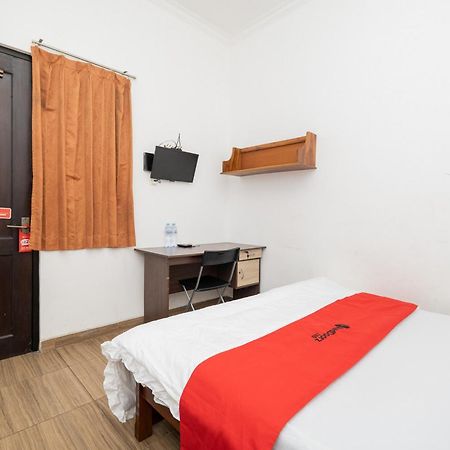 Hotel Reddoorz At Nginden Surabaja Zewnętrze zdjęcie