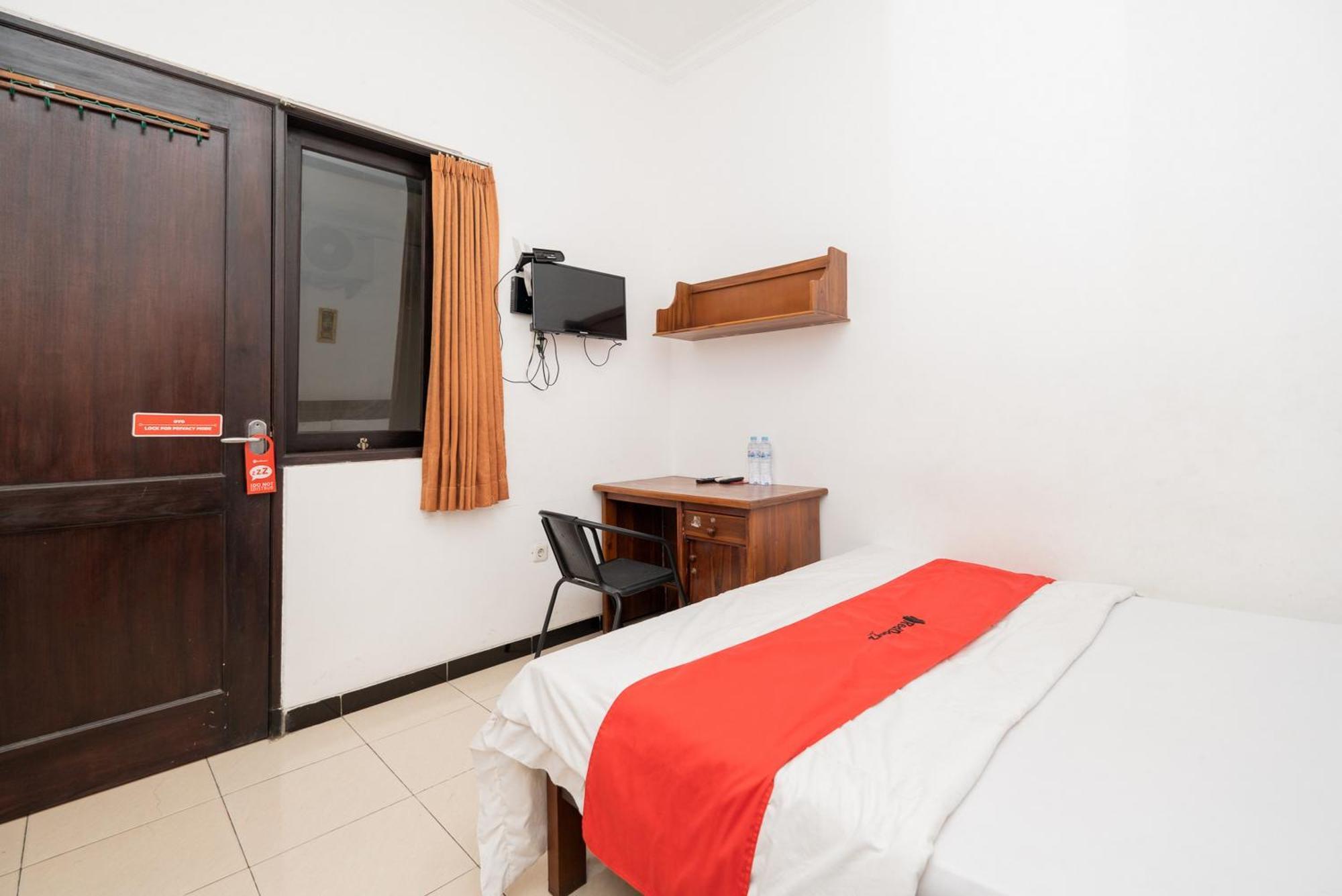 Hotel Reddoorz At Nginden Surabaja Zewnętrze zdjęcie